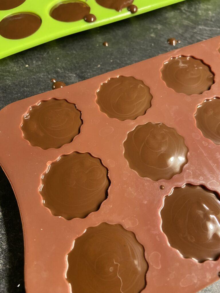 Levo Chocolate drops - filled molds